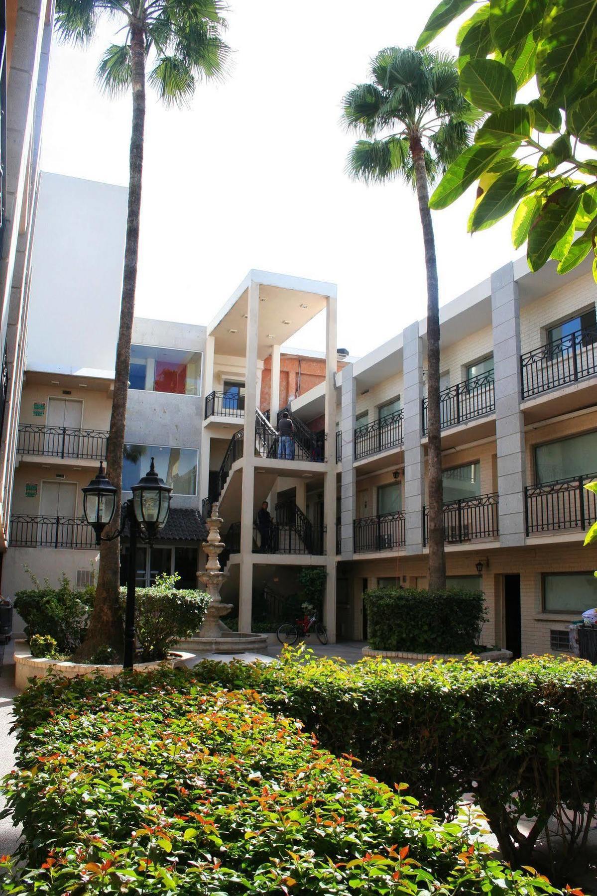 Hotel El Camino Inn & Suites Reynosa Exterior foto