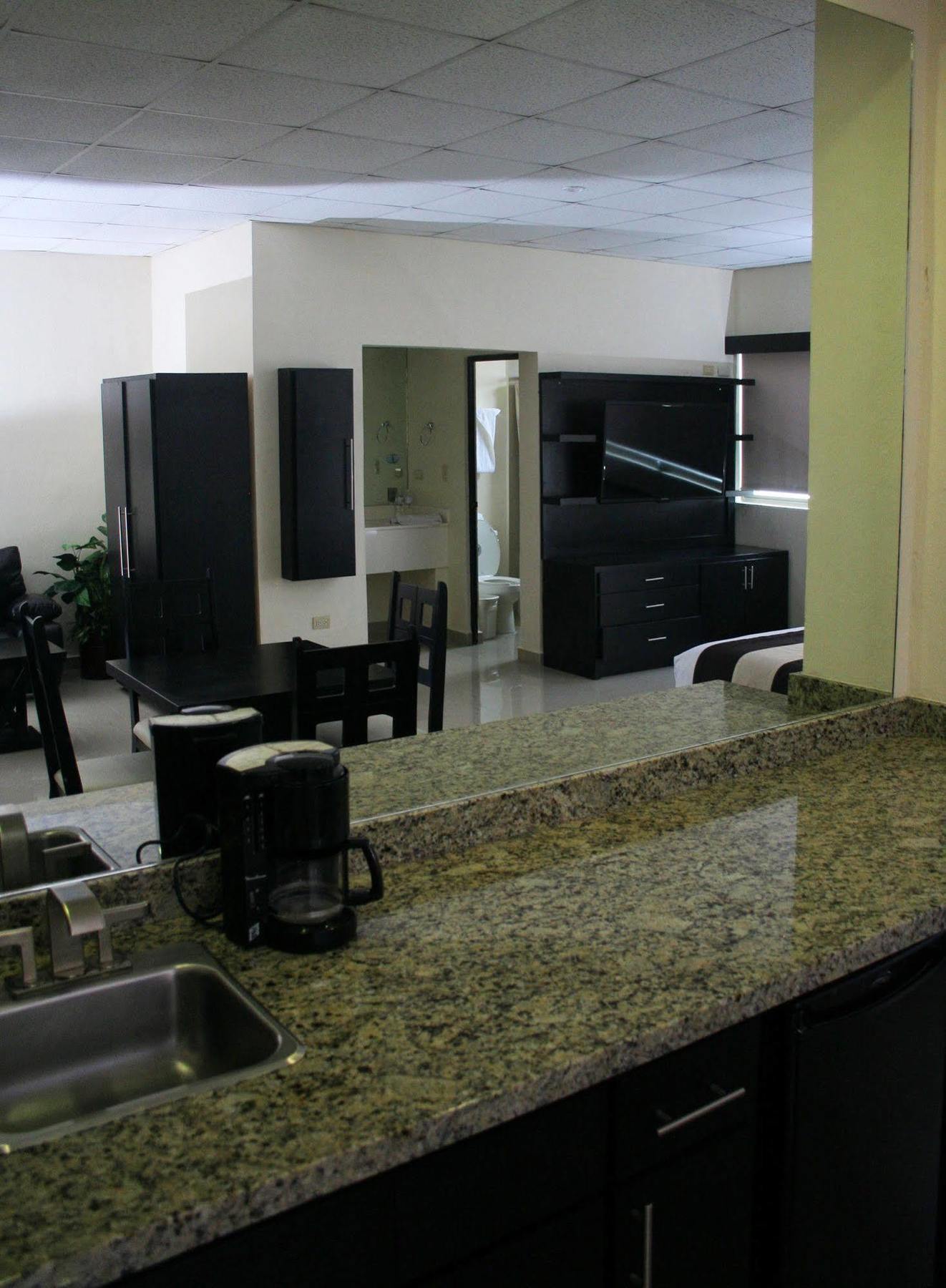 Hotel El Camino Inn & Suites Reynosa Exterior foto