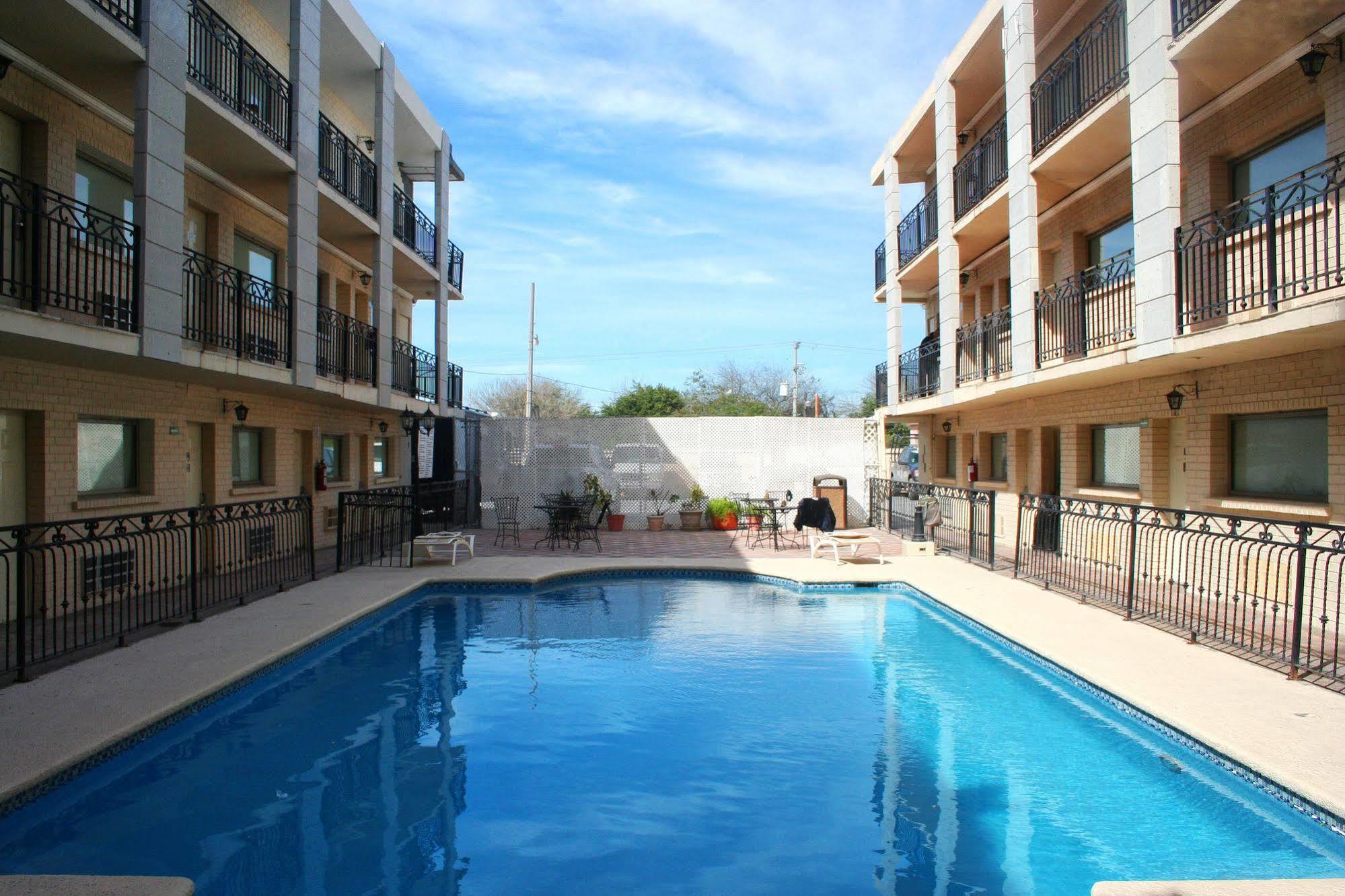 Hotel El Camino Inn & Suites Reynosa Exterior foto