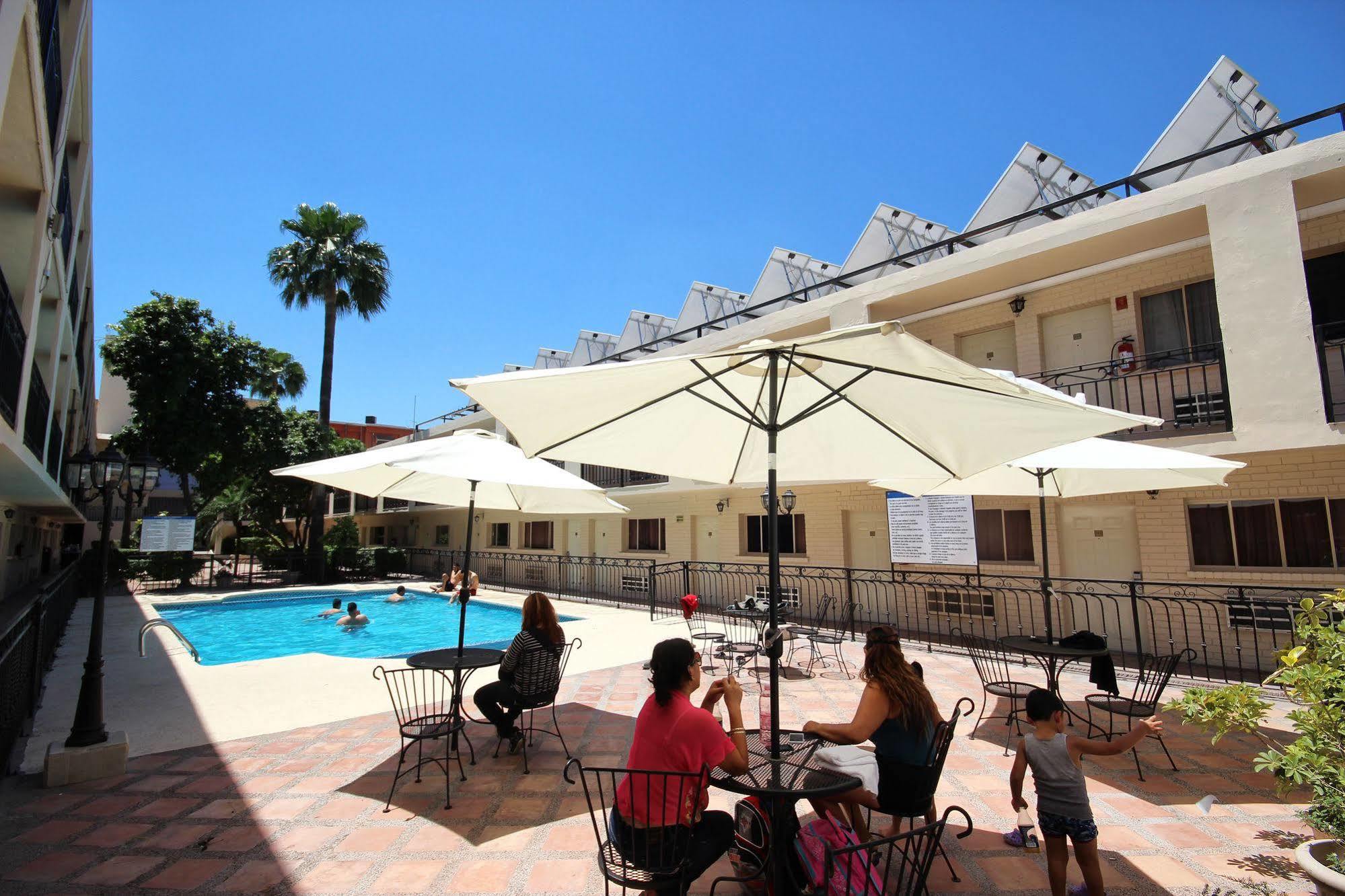 Hotel El Camino Inn & Suites Reynosa Exterior foto