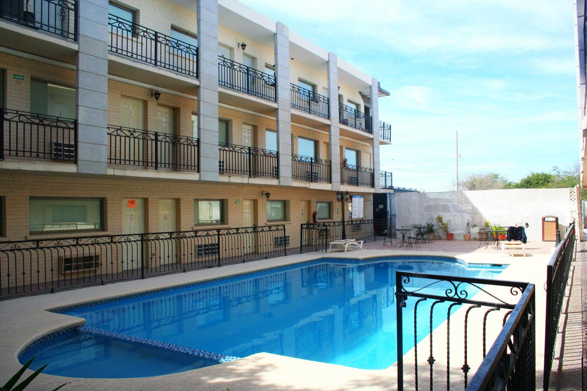 Hotel El Camino Inn & Suites Reynosa Exterior foto